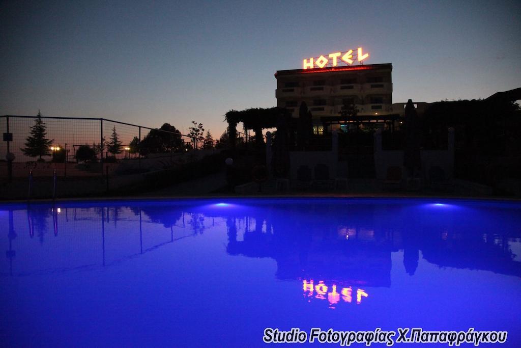 Alexander Hotel Széresz Kültér fotó